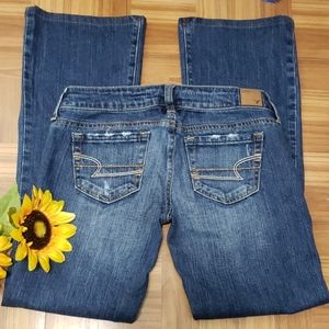AMERICAN EAGLE distressed jeans